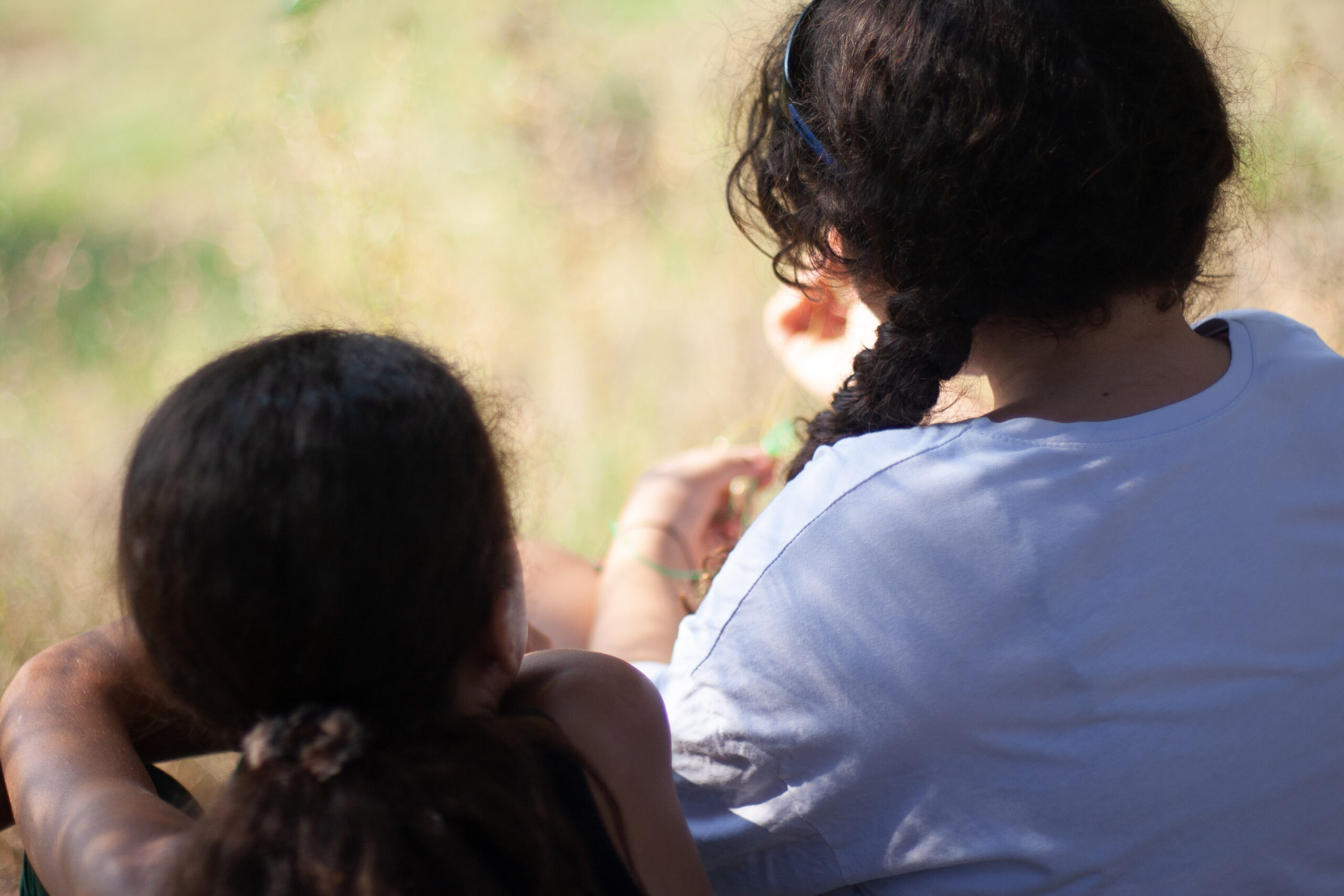 Les enfants découvrent la nature lors des colonies de vacances organisées par LSCA