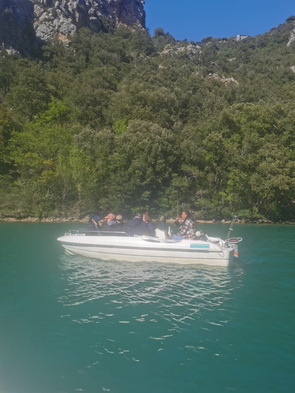 Virée en bateau, à la découverte de la nature lors d'un Séjours de Vacances Adaptées LSCA