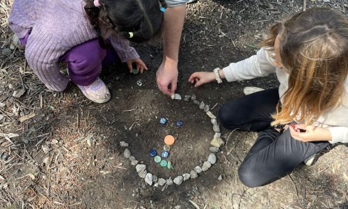 Activité du centre de loisirs pour enfants organisé par l'association LSCA